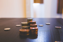 Fair Work Commission raises minimum wage by 4.75% amid labour market tensions