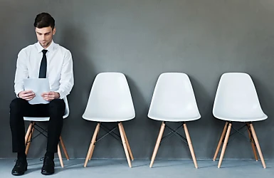 Staff recruitment stalls among small businesses