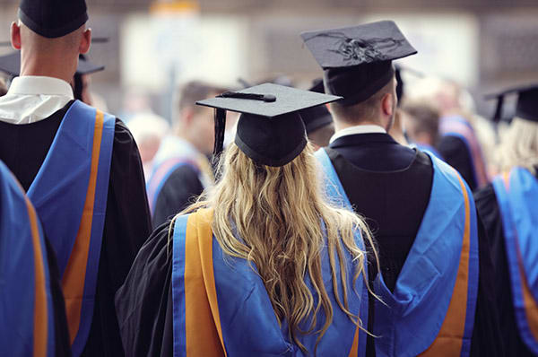 https://res.cloudinary.com/momentum-media-group-pty-ltd/image/upload/v1655203299/ifa/News/graduate-student-ifa.jpg