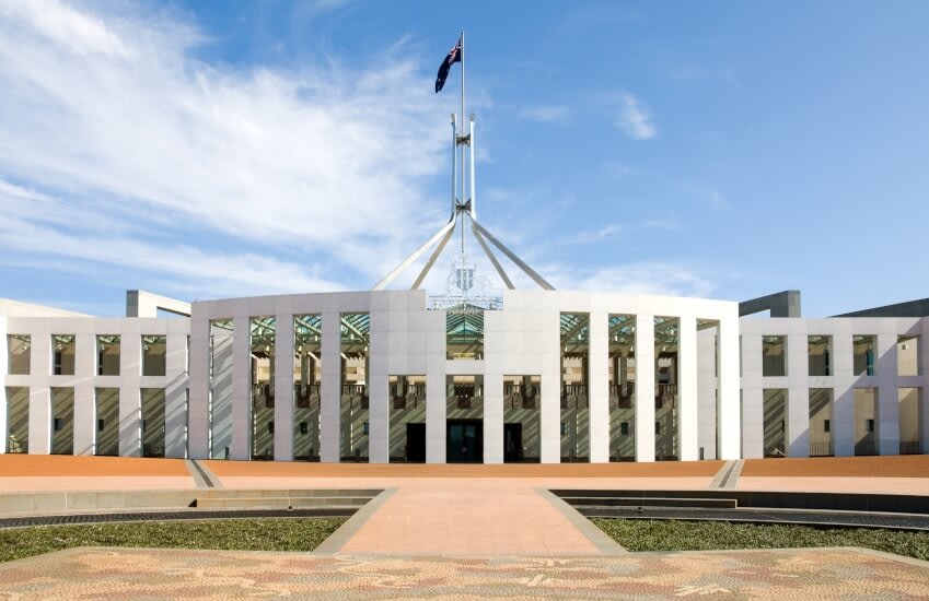 Government to defer proposed SMSF residency changes 