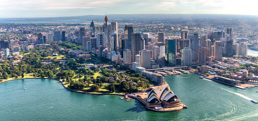 Commercial real estate lending defies rate rises