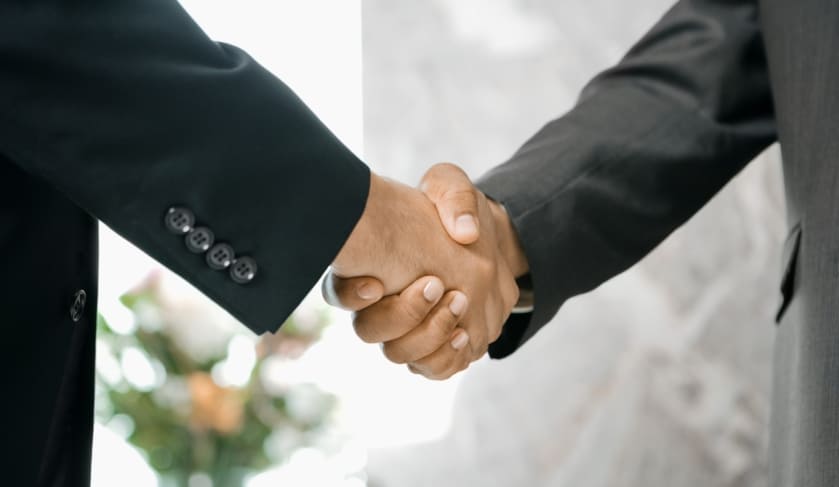 https://res.cloudinary.com/momentum-media-group-pty-ltd/image/upload/v1655772155/Smart%20Property%20Investment/intro-images/839x487/handshake.jpg