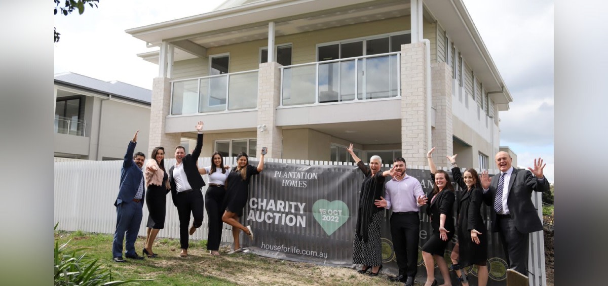 Heavyweights lend a hand for sale in support of premature babies