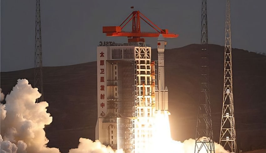 Chinese rocket breaks up in orbit