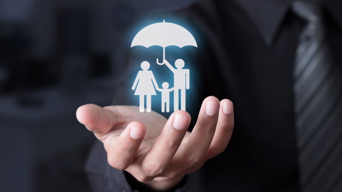 https://res.cloudinary.com/momentum-media-group-pty-ltd/image/upload/v1679979754/Money%20Management/life-insurance-mm_tflcs8.jpg
