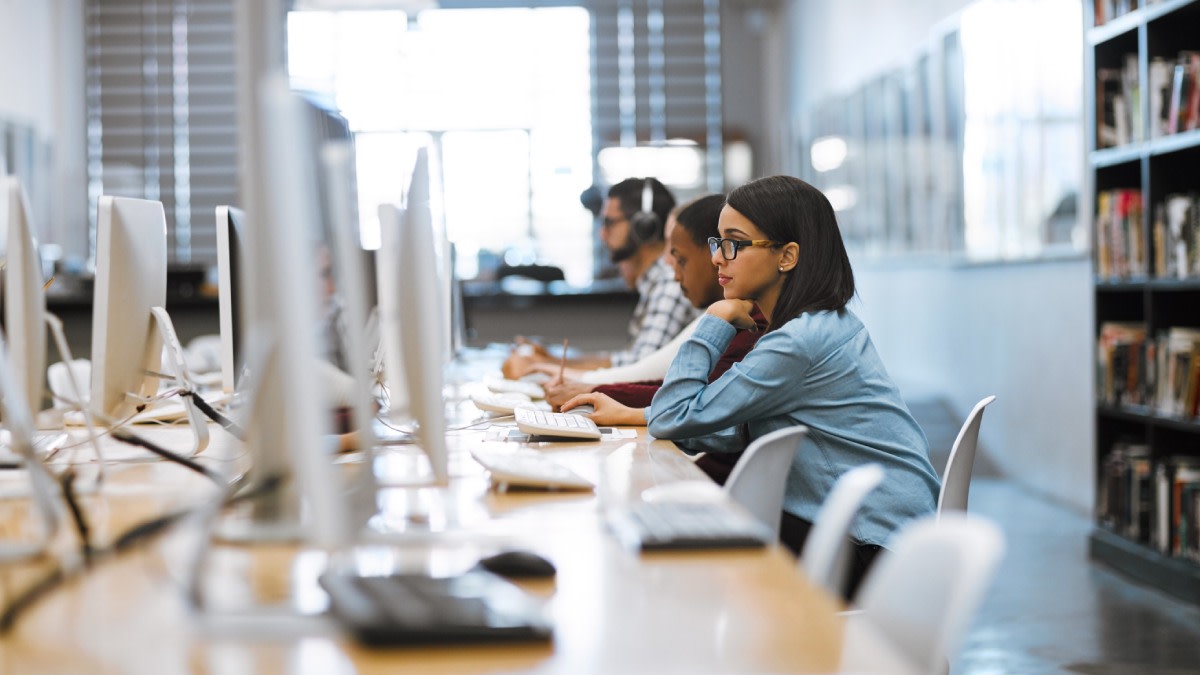 https://res.cloudinary.com/momentum-media-group-pty-ltd/image/upload/v1683003760/Money%20Management/university-students-mm_errvpy.jpg