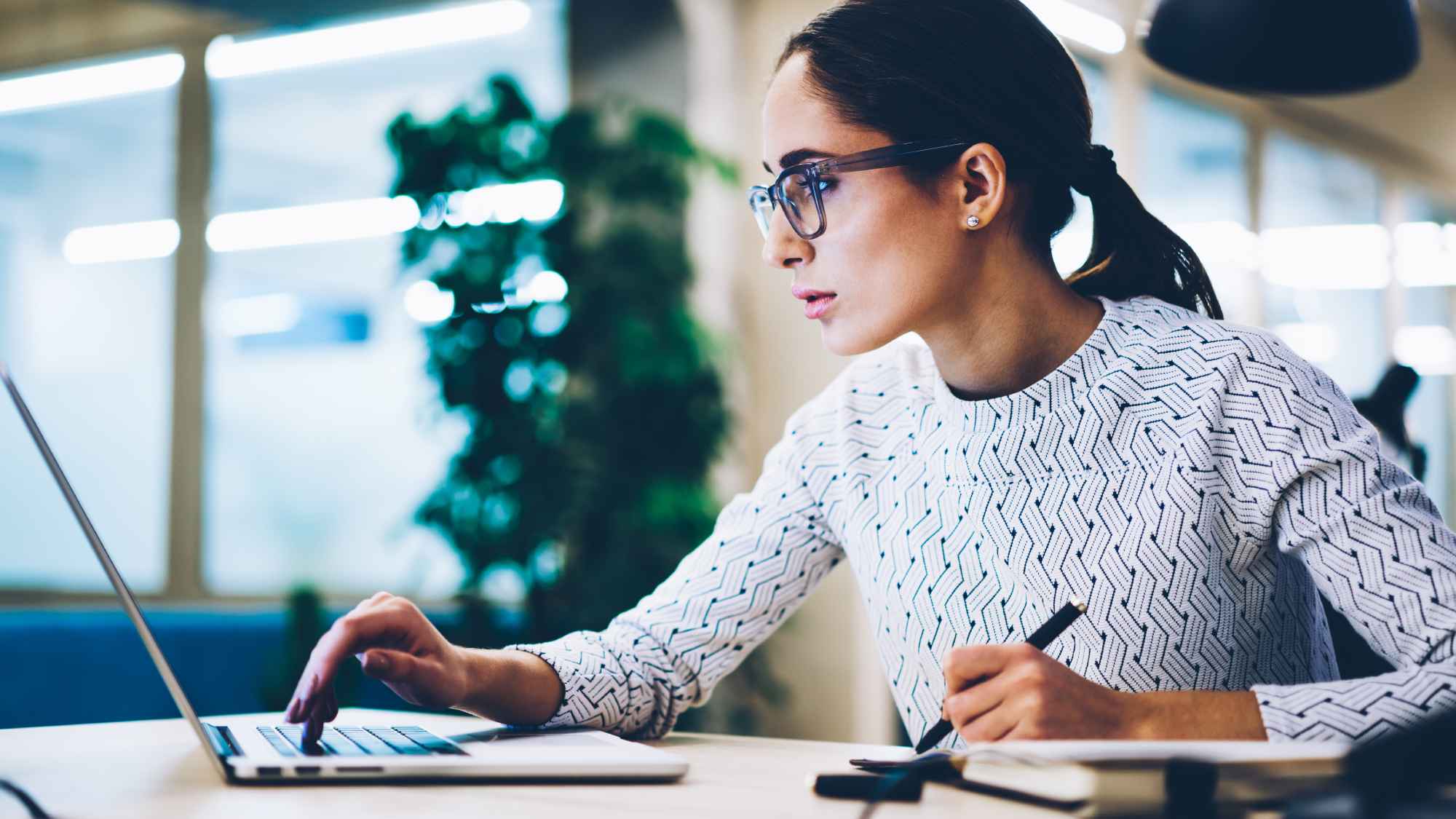 https://res.cloudinary.com/momentum-media-group-pty-ltd/image/upload/v1683074361/Money%20Management/female-investor-business-2-mm_yzdzad.jpg
