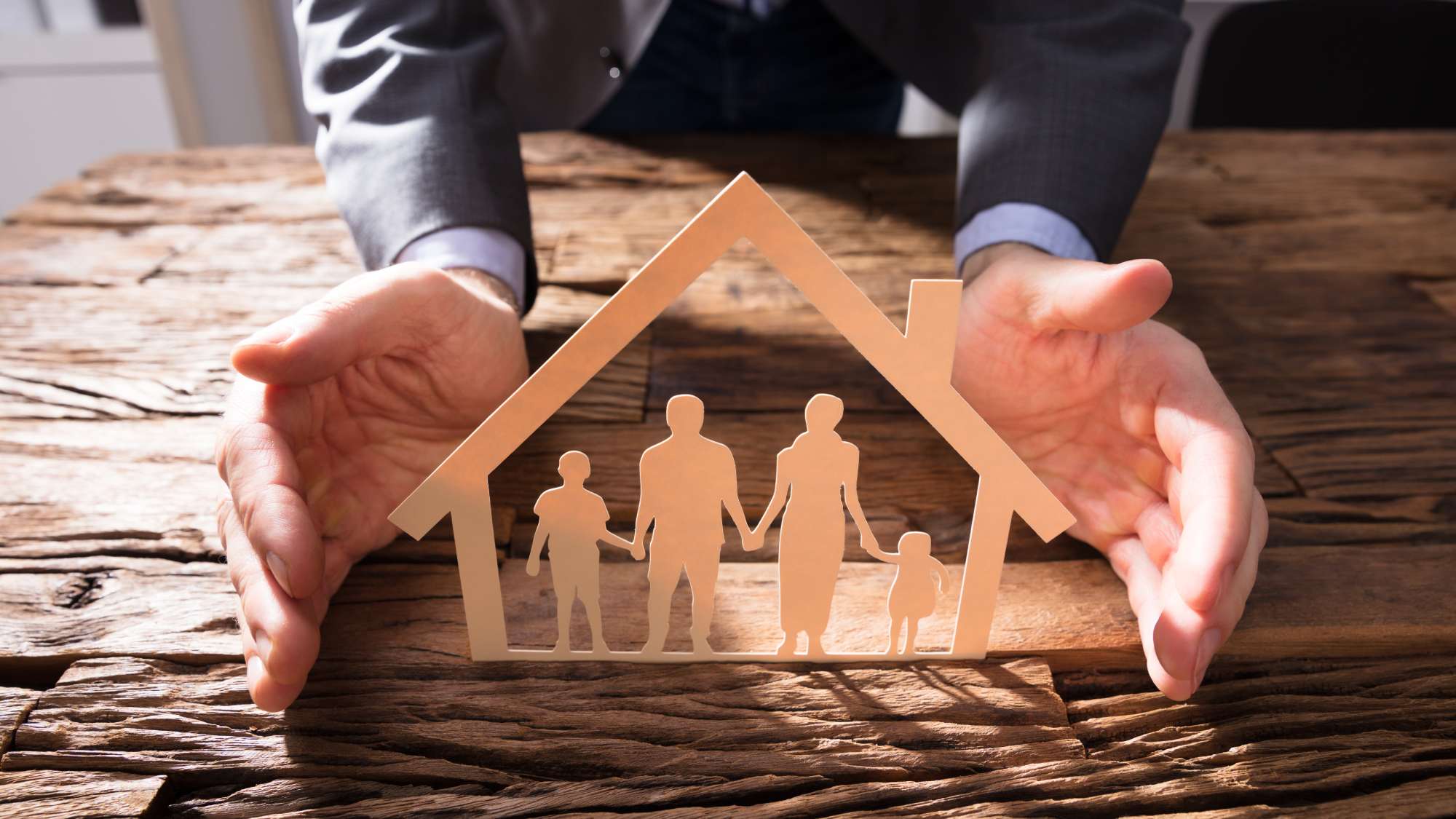 https://res.cloudinary.com/momentum-media-group-pty-ltd/image/upload/v1696305697/Money%20Management/family-discussion-adviser-mm_pizpqg.jpg