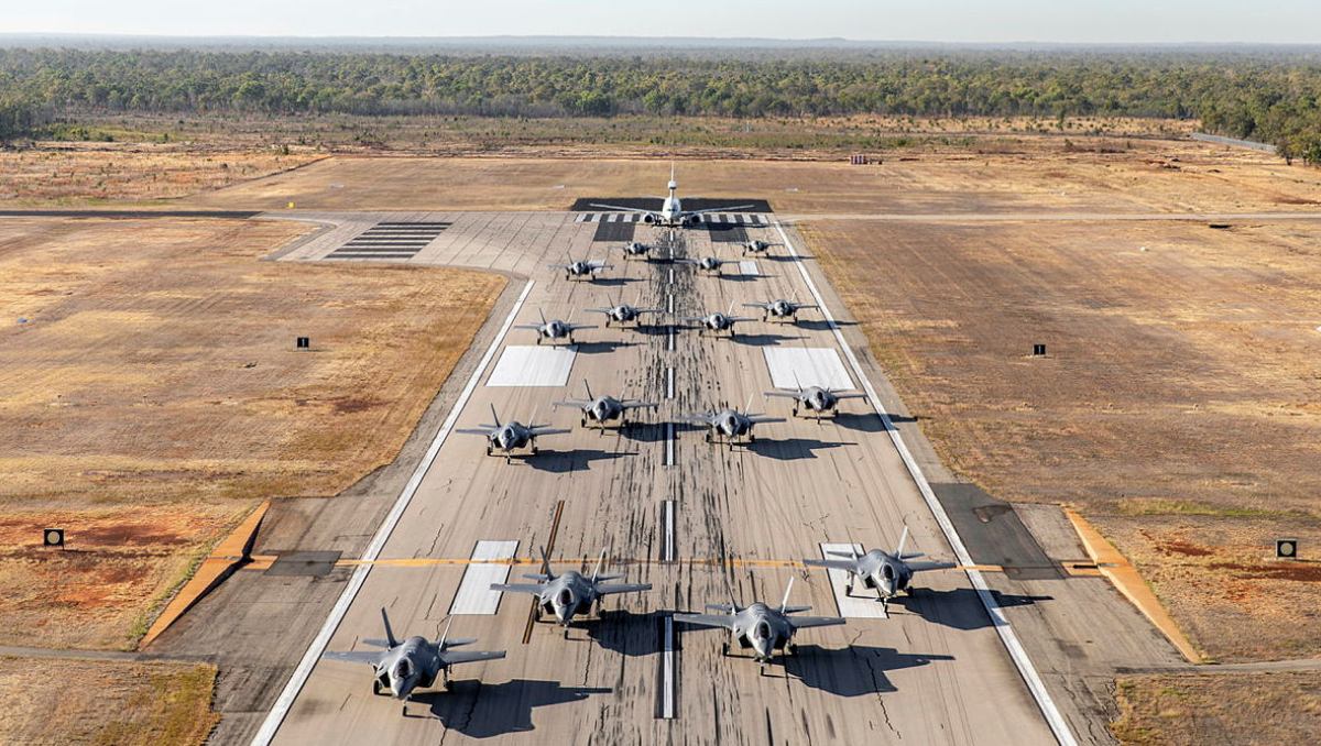 www.defenceconnect.com.au