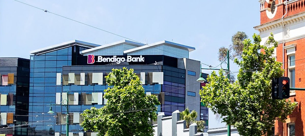 bendigo bank sign crop ta lbi yg