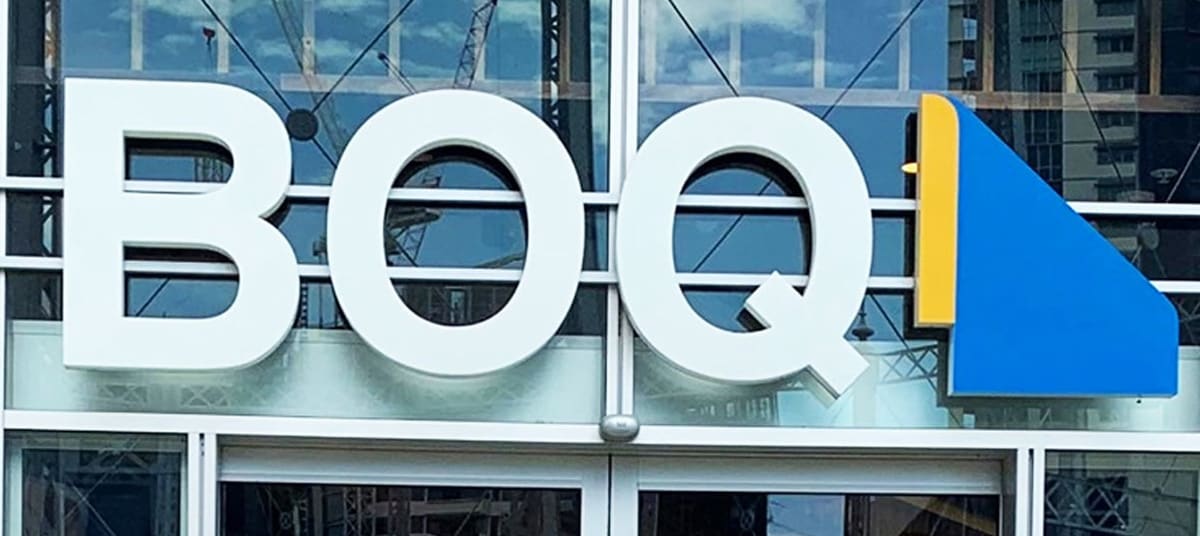 bank of queensland signage ta w eodk