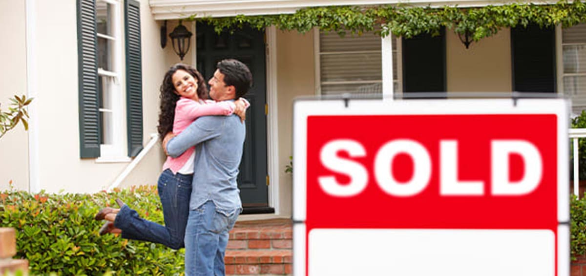 ‘Happy wife, happy sales’: How to handle couple communication to close the deal