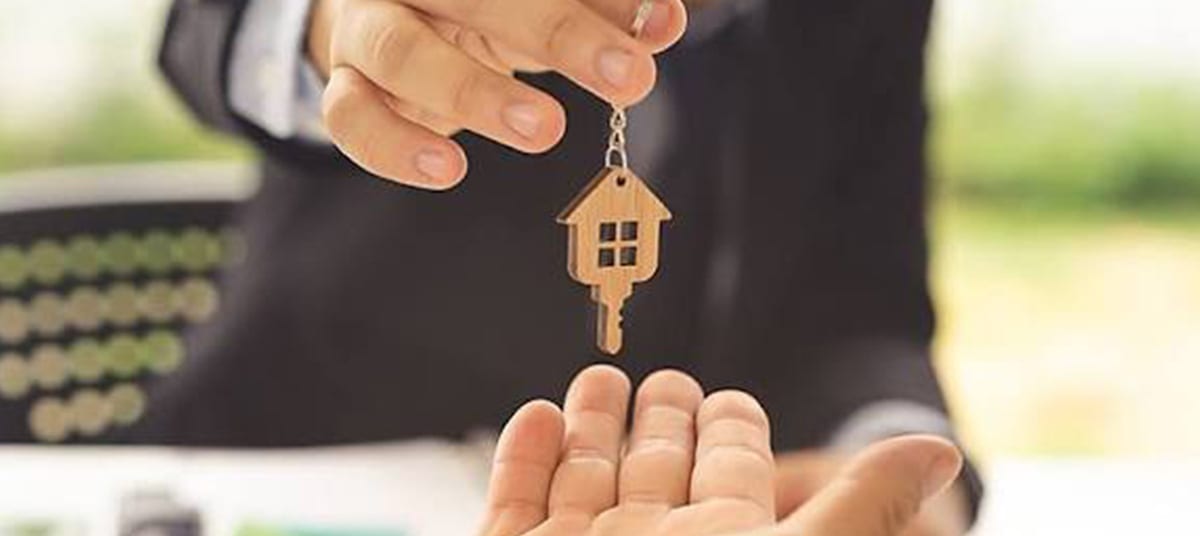 handing keys ta hczbka