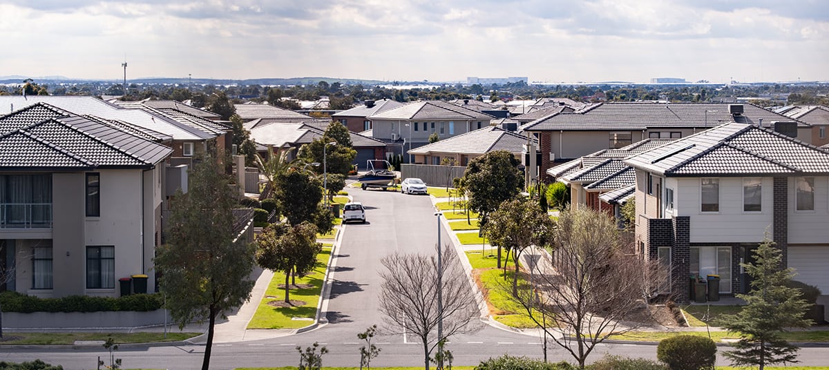 suburban residential houses street ta bgjicw