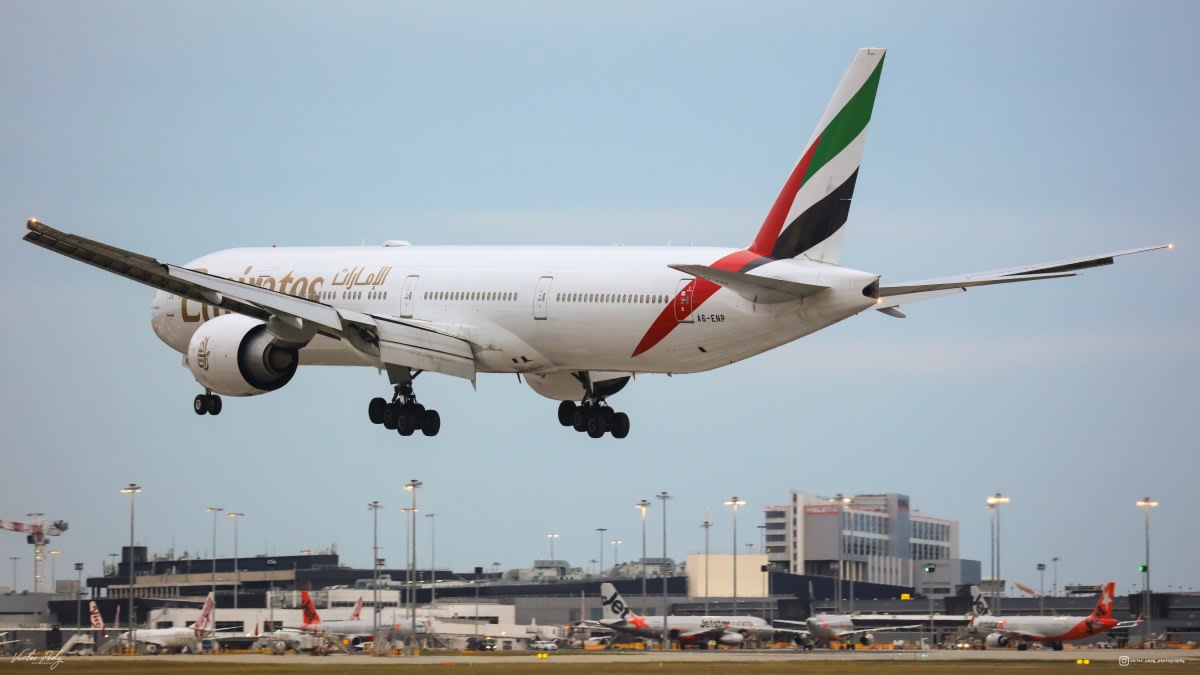 Uae Switch Emirates switches Melbourne–Singapore to third Dubai service ...