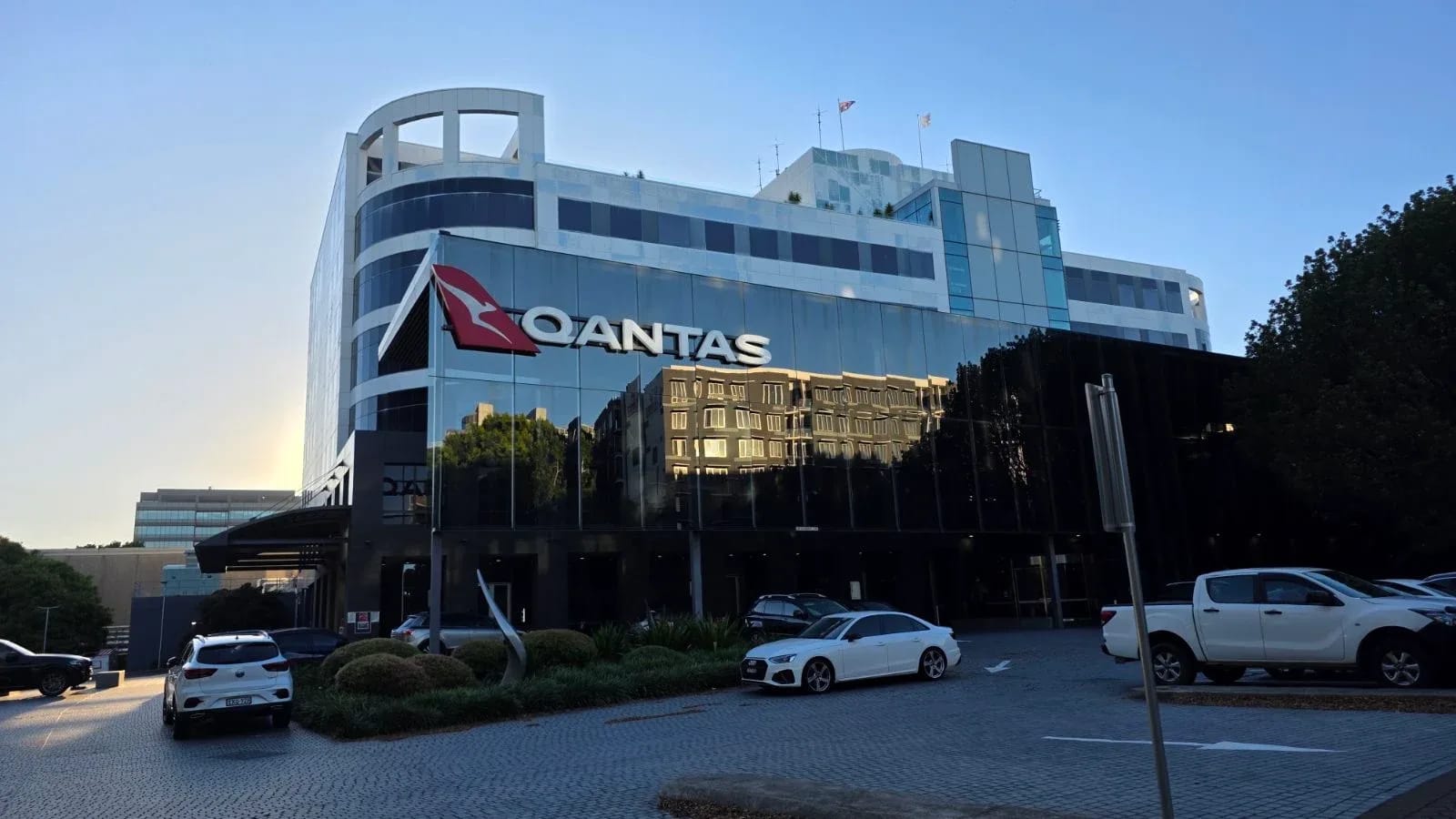 Qantas moves to quell offshoring speculation