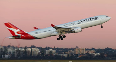 Qantas drops Sydney–Shanghai route after ‘half-full’ flights