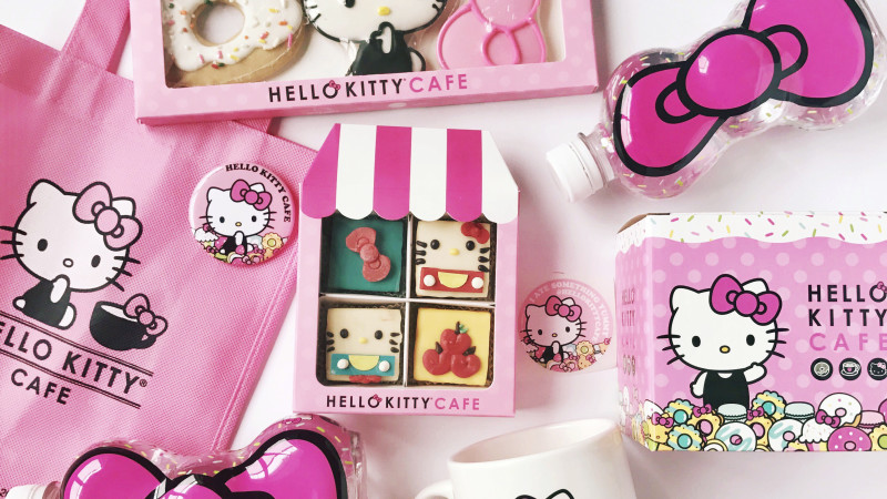 Hello Kitty Cafe pop-up truck stops in Houston