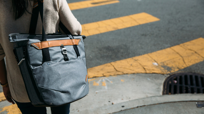 Peak Design&#39;s Everyday Tote Bag is the Bag Every Mom Needs - Mommy Nearest