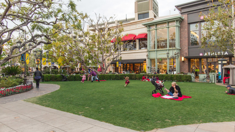 Ultimate Guide to Visiting The Grove With Your Family - Mommy Nearest