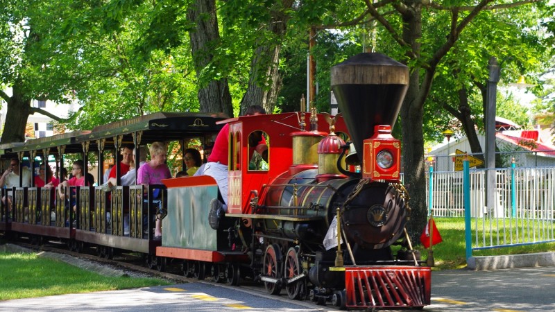 Canobie Lake Park In New Hampshire Is A Fun Summer Day Trip