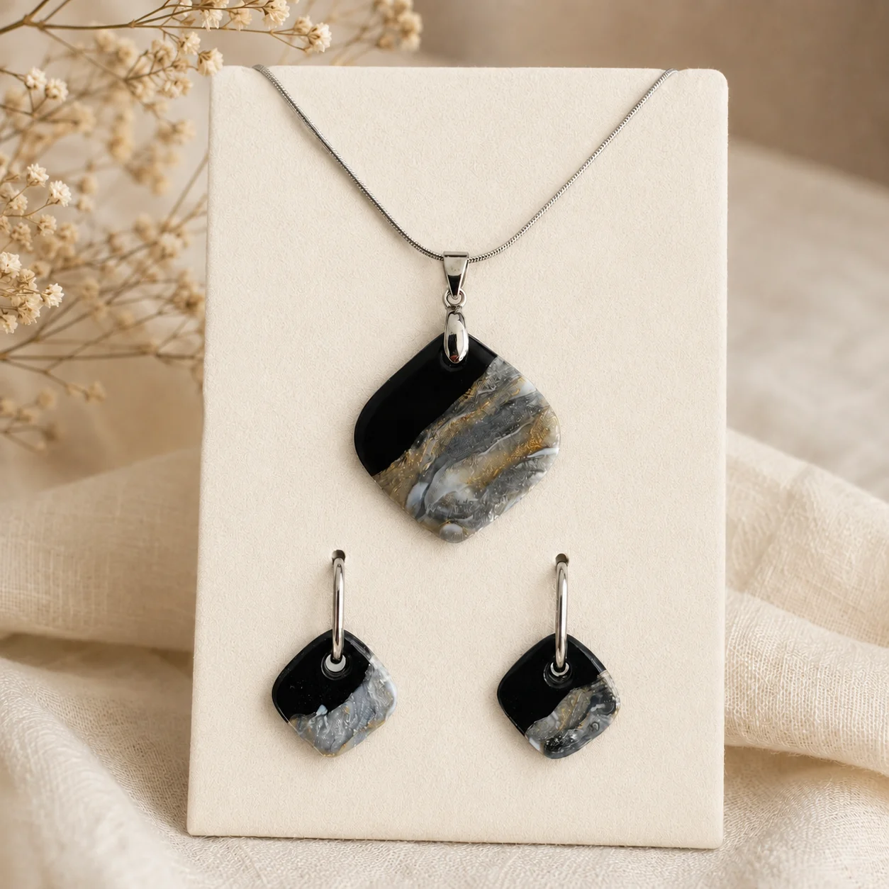 Elegantes Diamant-Schmuckset