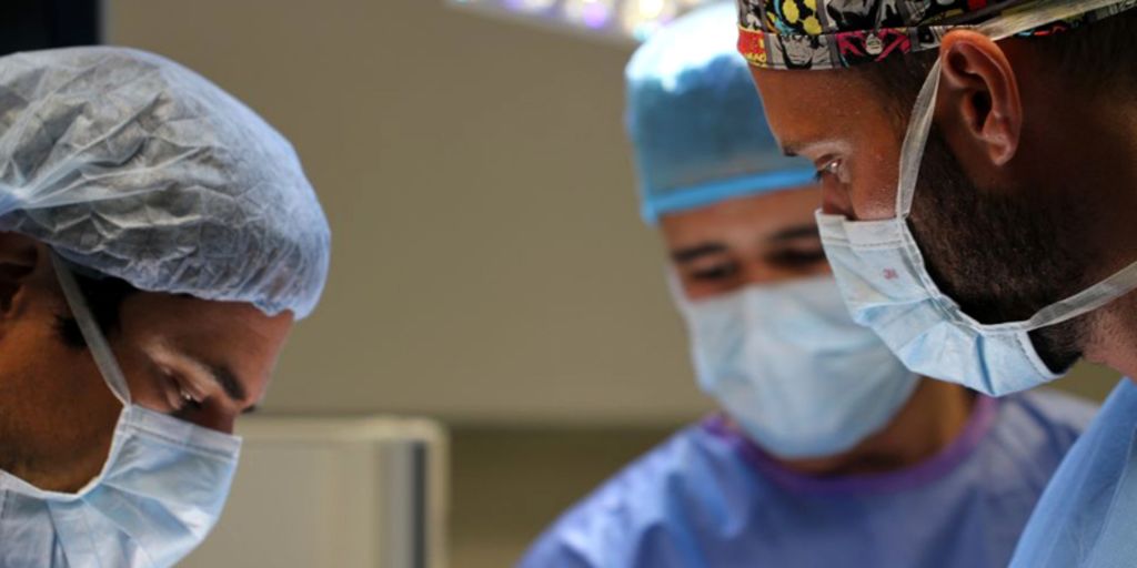 A doctor manage his surgery information with monday.com!