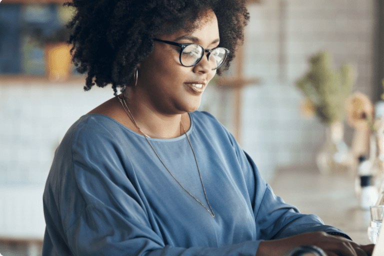 femme en train de travailler
