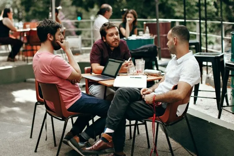 5 ways to cultivate effective communication at work