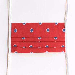 Mondmasker Dotted red met linten Mondmasker Dotted red met linten