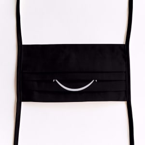Mondmasker Smile B(l)ack met linten Mondmasker Smile B(l)ack met linten