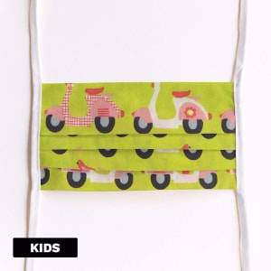 Mondmasker Kids Pink scooter met linten Mondmasker Kids Pink scooter met linten