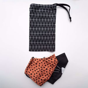 Zakje Black Rectangles + Duo Miauw en Duo Terrazzo Cotta Zakje Black Rectangles + Duo Miauw en Duo Terrazzo Cotta