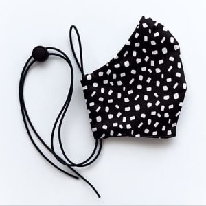 Mondmasker Cup Terrazzo nero met elastiek en stopper voor Volwassen Mondmasker Cup Terrazzo nero met elastiek en stopper voor Volwassen