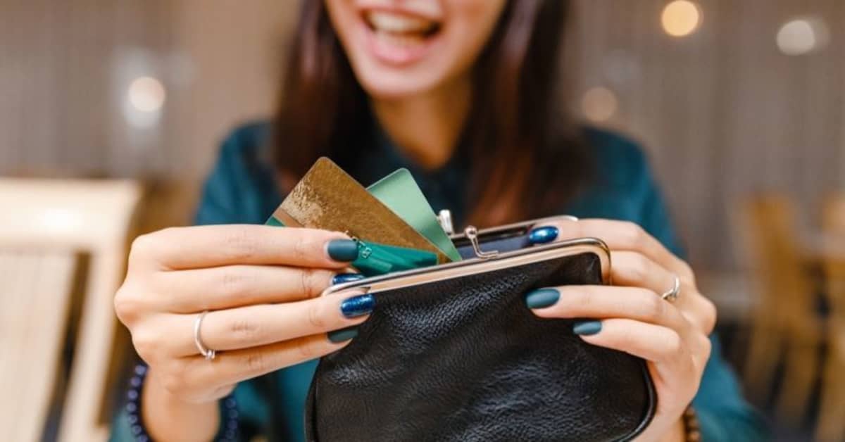 how-many-credit-cards-should-a-college-student-have