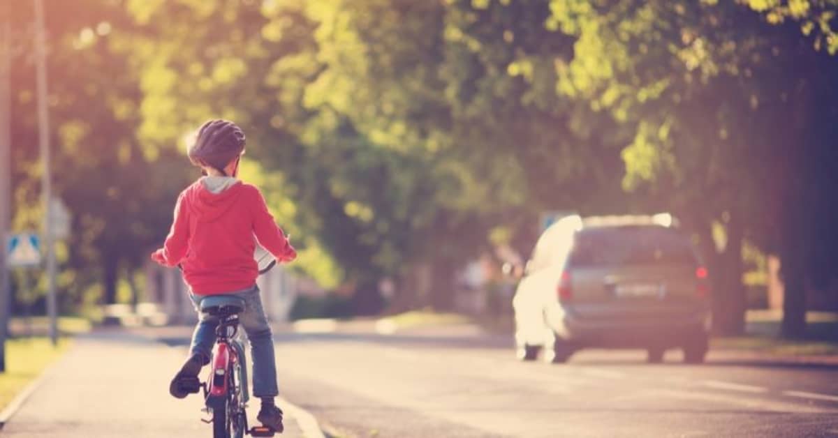 10 Road Safety Rules you should teach your children