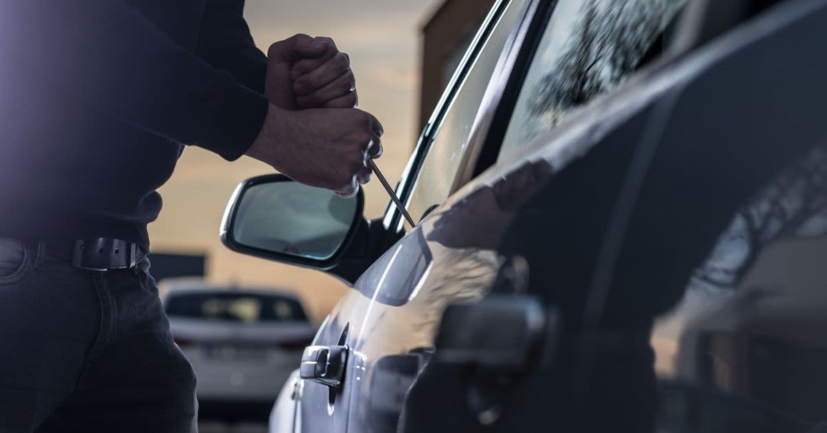 Does Car Insurance Cover Broken Windows From Theft?
