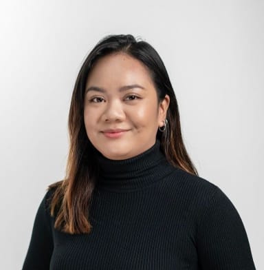Vanessa Alvaro headshot