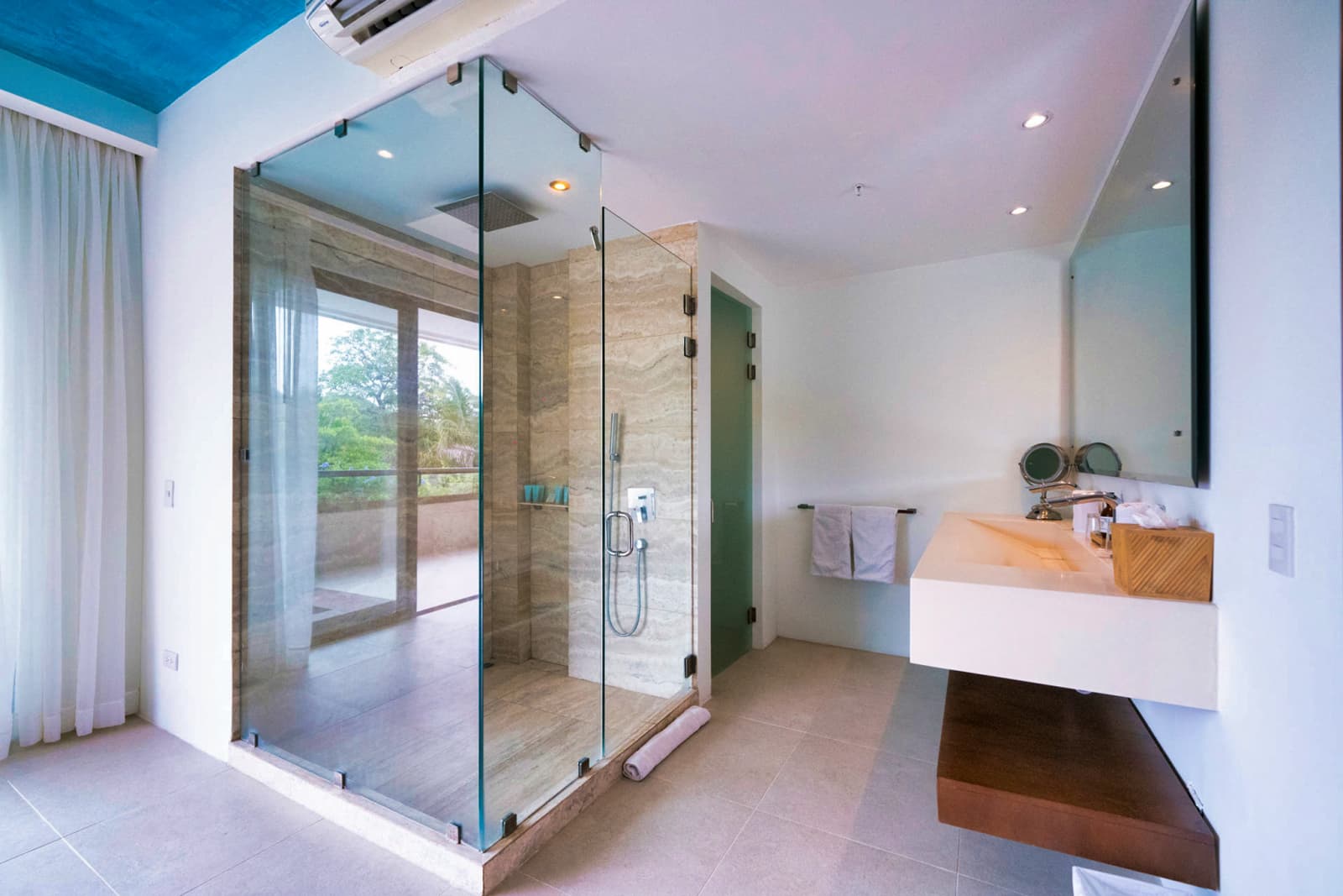 Ocean View with Tub