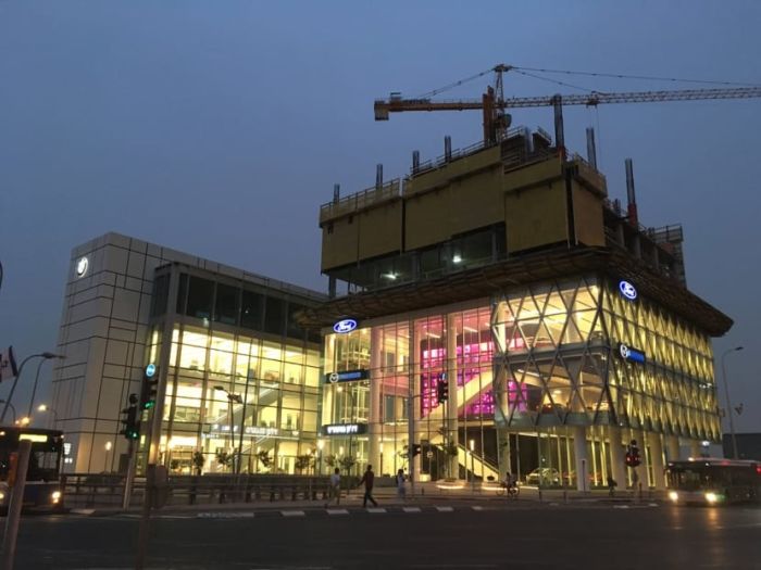 מגדל דלק מוטורס ברחוב לה גוארדיה בתל אביב בבנייה, באמצע 2018 