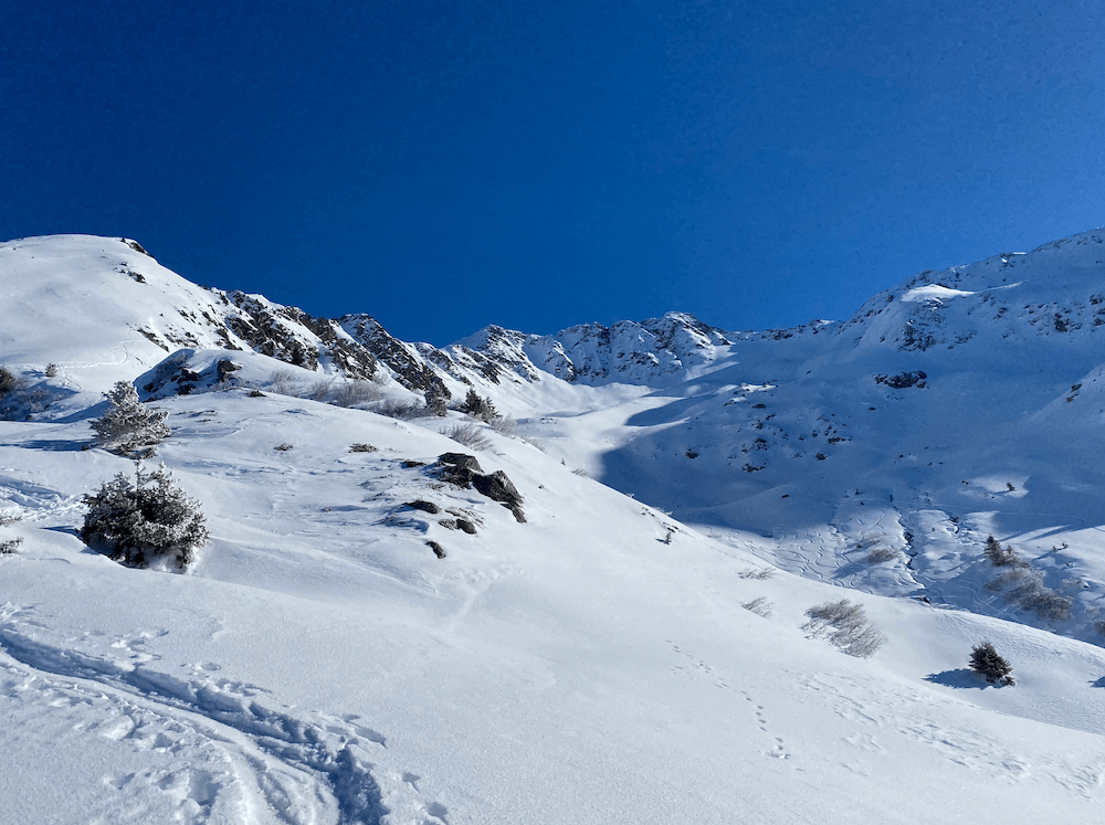 Grande combe menant au col des Frettes.