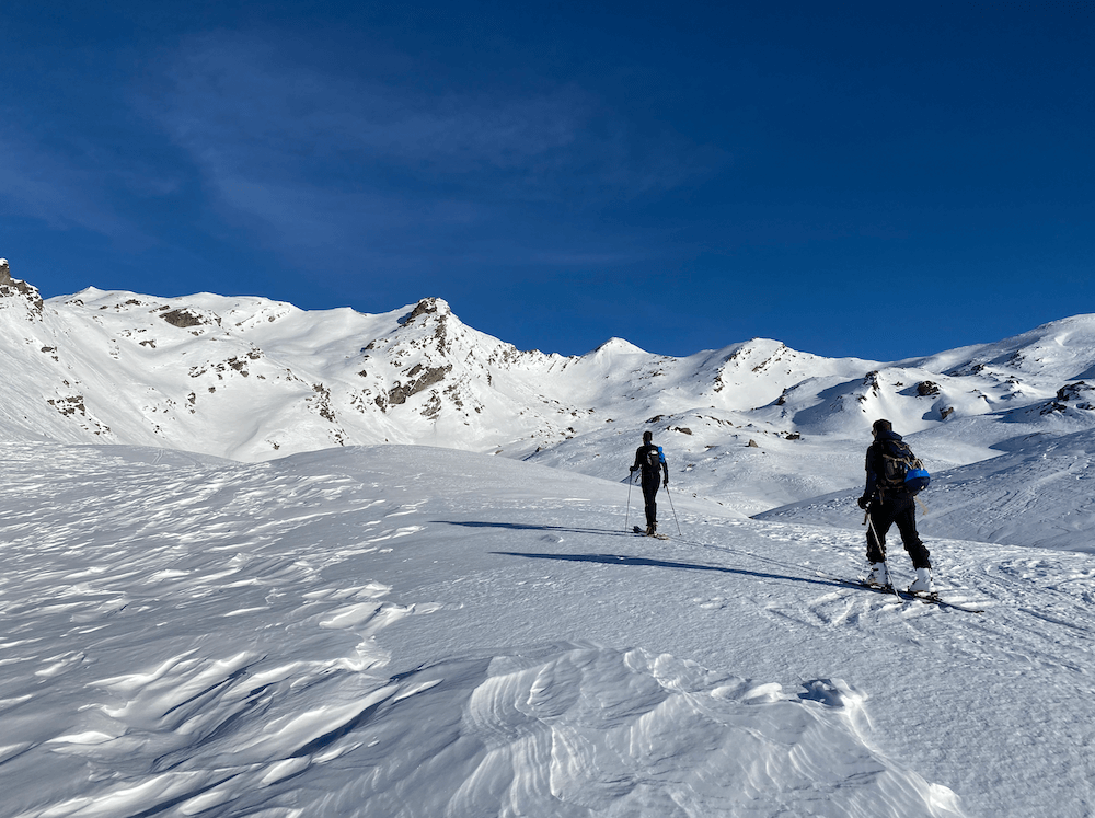 Montée vers Roche Château.