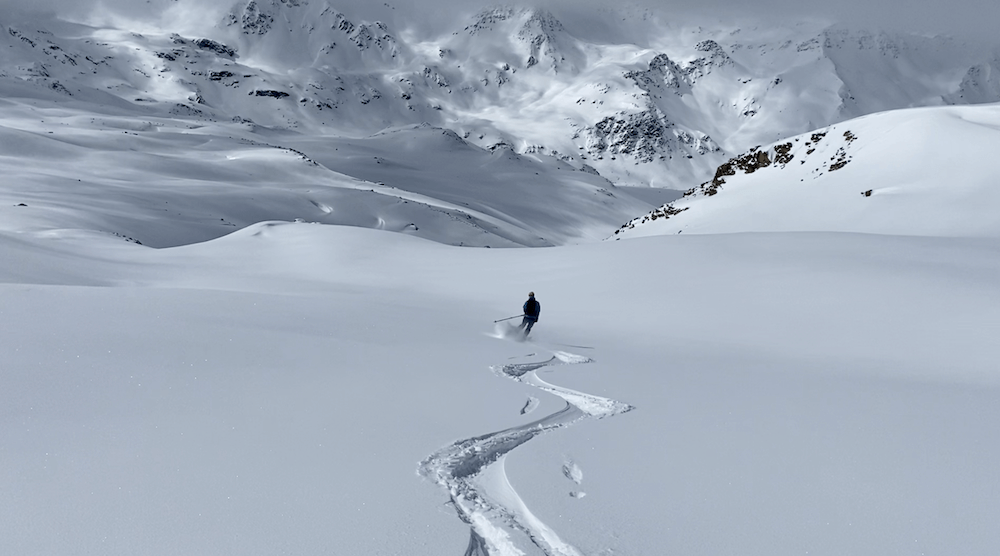 Descente vers le refuge de Terre Rouge, 20cm de poudreuse.