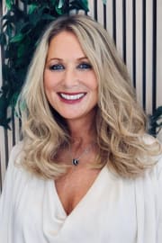 Dr Vix Manning