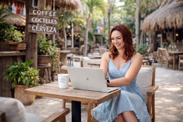 Kat working Tulum cafe