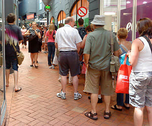 Line of tourists along Cable Car Lane