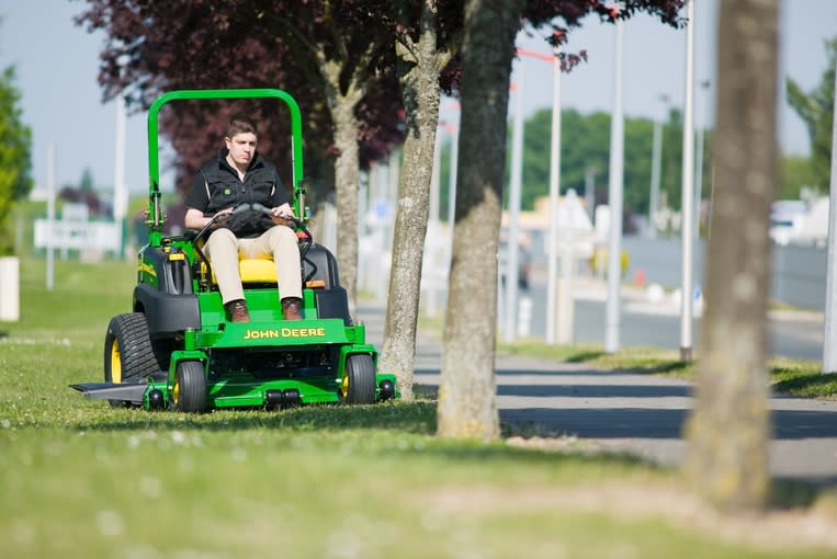 John Deere verlängert Messepause