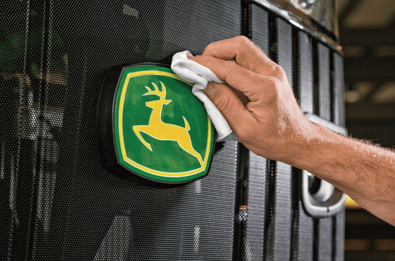 Autonomiczny ciągnik John Deere, który nie potrzebuje kierowcy. W sprzedaży już w tym roku!