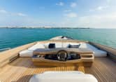 FIVE WAVES Yacht Flybridge