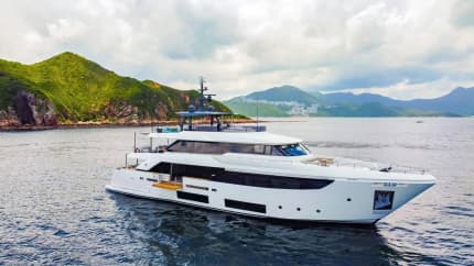 108ft FERRETTI CUSTOM LINE yacht CUSTOM LINE NAVETTA 33 u2014 exterior